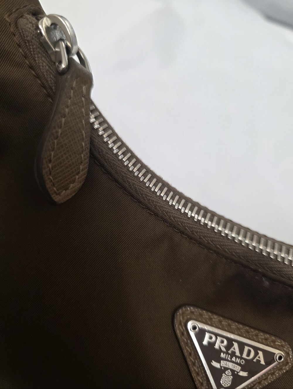 PRADA Re-edition 2005 Mini Shoulder Bag - Picture 13 of 13